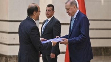 تسلم الرئيس التركي رجب طيب أردوغان، الأربعاء، أوراق اعتماد السفير المصري