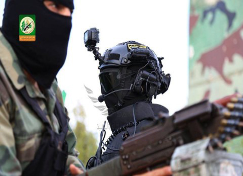 كاميرات على خوذة جنود القسام “تصطاد” الإسرائيلي أيضًا … حيث تتّجه حركة حماس إلى ترويج وتعميم أكثر لروايتها الميدانية حتى بخصوص العمل العسكري الميداني ضمن وجبات إعلامية