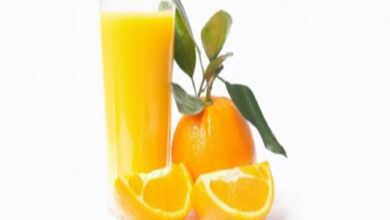 يتداول بعض الأشخاص اعتقادًا خاطئًا حول تناول البرتقال في فترة المساء، حيث يعتقدون أن ذلك قد يسهم في زيادة الوزن.