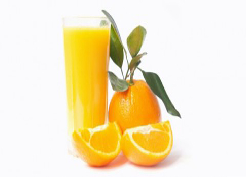 يتداول بعض الأشخاص اعتقادًا خاطئًا حول تناول البرتقال في فترة المساء، حيث يعتقدون أن ذلك قد يسهم في زيادة الوزن.