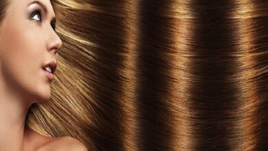 تبحث العديد من النساء عن خلطة لتنعيم الشعر طبيعية تؤتي بنتائج مرضية في سرعة قياسية