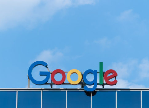 زودت شركة جوجل محرك البحث الخاص بها بقدرات الذكاء الاصطناعي التوليدية في مايو 2023،