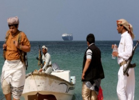 أعلنت جماعة “أنصار الله” اليمنية، أنها لا تستهدف أي سفينة إلا بعد تحذيرها بعدم العبور،
