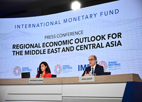  رأى مدير إدارة الشرق الأوسط وآسيا الوسطى في صندوق النقد الدولي جهاد أزعور أن اقتصاد الشرق الأوسط وشمال إفريقيا سيتباطأ
