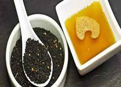 يعتبر خليط الحبة السوداء مع العسل مصدرًا غنيًا بالعناصر الغذائية الضرورية للجسم،