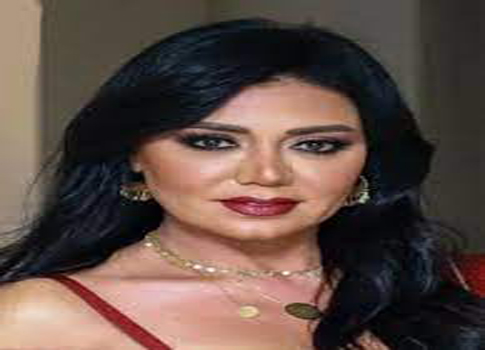 قالت الممثلة المصرية رانيا يوسف إنها تعجب من هجوم البعض عليها بسبب ارتدائها بدلة الرقص،
