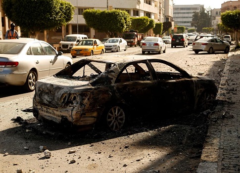 شهدت العاصمة الليبية طرابلس اشتباكات عنيفة بين مجموعة من الميليشيات في ثاني أيام العيد الخميس