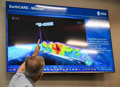 أُطلق القمر الاصطناعي "إيرث كير" EarthCARE التابع لوكالة الفضاء الأوروبية من كاليفورنيا الثلاثاء، لاستكشاف تأثير السحب على المناخ،