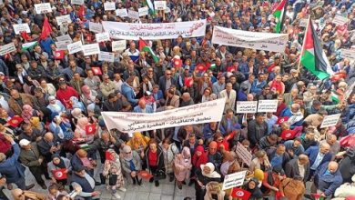 طالب أمين عام اتحاد الشغل التونسي نورالدين الطبوبي الأربعاء بتحسين أوضاع العمال