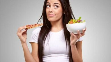 الشعور ب الجوع المستمر بعد فترة قصيرة من تناول الطعام يمكن أن يكون مؤشراً على عدة عوامل صحية
