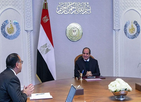 قال التلفزيون المصري الرسمي الثلاثاء، نقلا عن قناة إكسترا نيوز التلفزيونية المحلية إنه "من المتوقع أن يشمل التشكيل الوزاري الجديد تغيير وزراء الخارجية والمالية