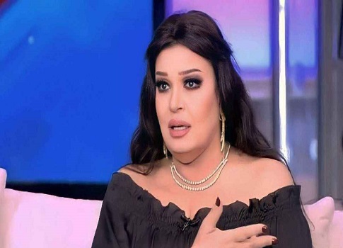 كشفت الفنانة فيفي عبده عن السر وراء غيابها عن حضور عزاء الراحل حسن يوسف، وذلك من خلال مقطع مصوّر،