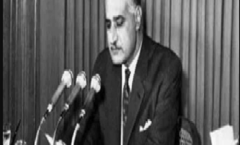 الرئيس المصري جمال عبد الناصر يعلن إغلاق خليج العقبة في وجه الملاحة الإسرائيلية. وكان هذا الإغلاق سببًا في نشوب حرب 1967.