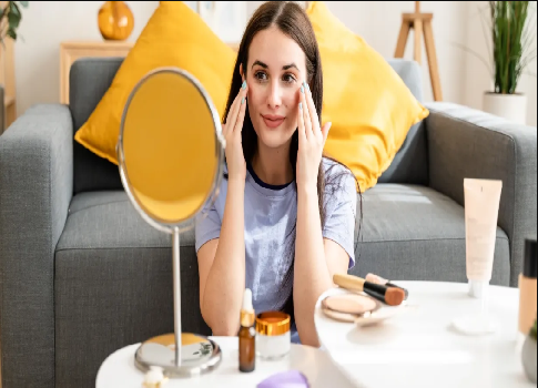 سنكشف لك اليوم عن طريقة استخدام واقي الشمس واختياره وفقًا لما يتناسب مع نوع بشرتك وتحصلين على إطلالة مشرقة مفعمة بالسحر