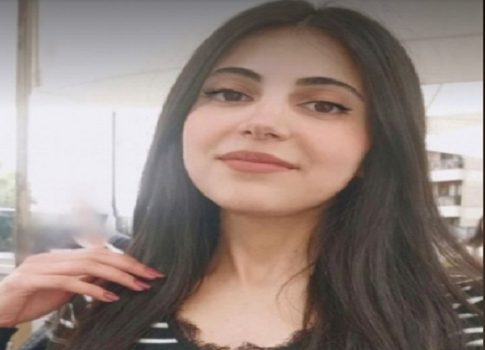 إلى غريقٍ رافضٍ للنّجاة...ضبابٌ كثيفٌ حطّ رحاله على عتبةِ الأفق، أشجارُ سروٍ اختفت قِممُها، وقطرات مطرٍ كانت تعزفُ مقطوعةً على مسرحِ بحيرةٍ