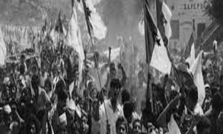 جبهة التحرير الوطني الجزائرية تعلن انتهاء ثورة التحرير بعد أن أقرت فرنسا باستقلال الجزائر ولم يتبقى سوى التصديق الرسمي على الاتفاق بين الجانبين.
