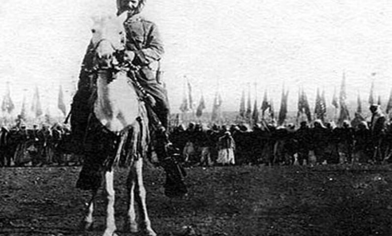 اندلاع الثورة السورية الكبرى بقيادة سلطان الأطرش ضد سلطة الانتداب الفرنسي.