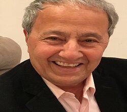 وسائل الإبحار ....طنجرة كبيرة من الفاصولياء  باللحمة ،تغلي بمرقتها الشهية، باعثة رائحة لا تقاوم،لاعجب  !فهي من نكهات طبخ أمي الفريدة.