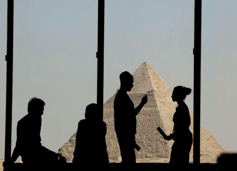 أعلنت الحكومة المصرية، الأربعاء، موعدا جديدا لافتتاح المتحف المصري الكبير في الأول من نوفمبر، بعد أن تم إرجاء افتتاحه مرات عدة