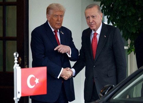 استقبل الرئيس الأميركي دونالد ترمب نظيره التركي رجب طيب أردوغان، في البيت الأبيض يوم 25 سبتمبر/أيلول، في أول زيارة يجريها الأخير إلى واشنطن منذ عام 2019.