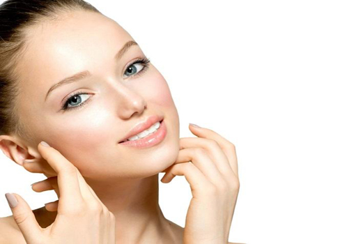 فوائد ماء جوز الهند في ترطيب البشرة والجسم: سر من أسرار الجمال الطبيعي