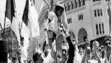 قيام الجمهورية الجزائرية.