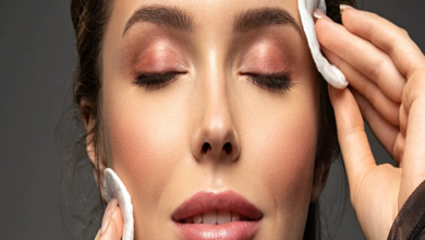 مناديل إزالة المكياج: فوائدها وأضرارها على البشرة!