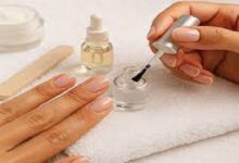 العناية بالأظافر : بين الروتين المنزلي والاحترافي لتحقيق صحة وجمال يدومان