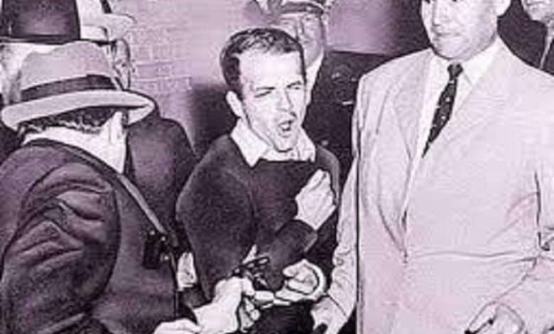 اغتيال لي هارفي أوزوالد المتهم بقتل الرئيس الأمريكي جون كينيدي.