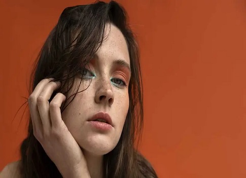 يُعتبر الخريف الفصل الأمثل لعلاج البقع الداكنة، التي تندرج ضمن المشاكل التجميليّة الشائعة