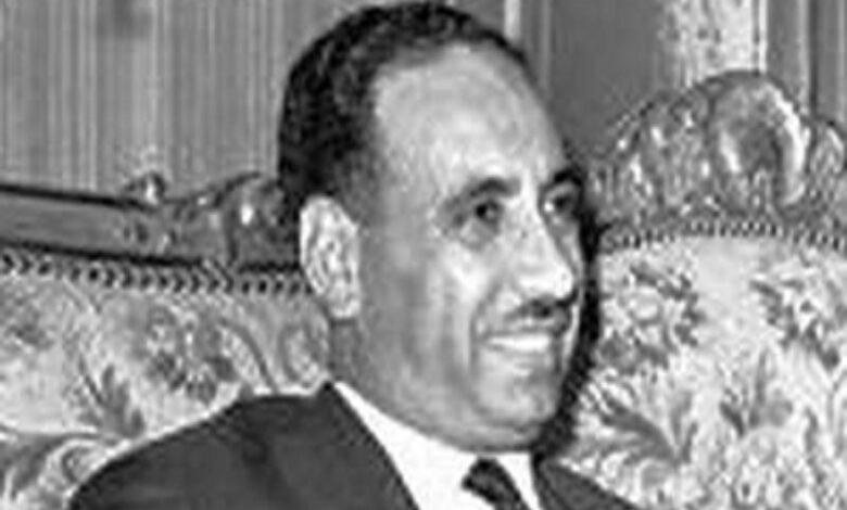 عبد السلام عارف يقوم بانقلاب على شريكه في الحكم حزب البعث العربي الاشتراكي، حيث قضي على الحرس القومي وطرد البعثيين من الحكومة.