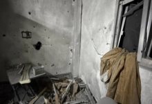 عثرت وزارة الدفاع السورية، على أجهزة عسكرية بدائية الصنع استخدمت في الهجوم الذي وقع بالعاصمة دمشق بواسطة صواريخ أُطلقت من منصة متحركة.