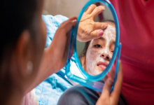 الكولاجين مادة يفرزها الجسم للحفاظ على مرونة البشرة وتجدد خلاياها، وبالتالي فهي تحافظ على شباب البشرة وتمنع التجاعيد