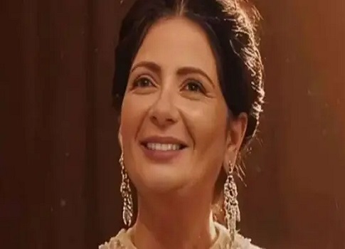 منى زكي تواجه الانتقادات وتحقق انطلاقة قوية بفيلم “الست”