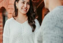 تعتبر الحياة الزوجية رحلة مشتركة بين الزوجين، حيث يتطلع الجميع إلى بناء علاقة مستدامة وسعيدة، والتعبير عن المشاعر من أهم العوامل التي تؤثر في نجاح الحياة الزوجية والتي تُسهم في استقرار العلاقة العاطفية ونموها،