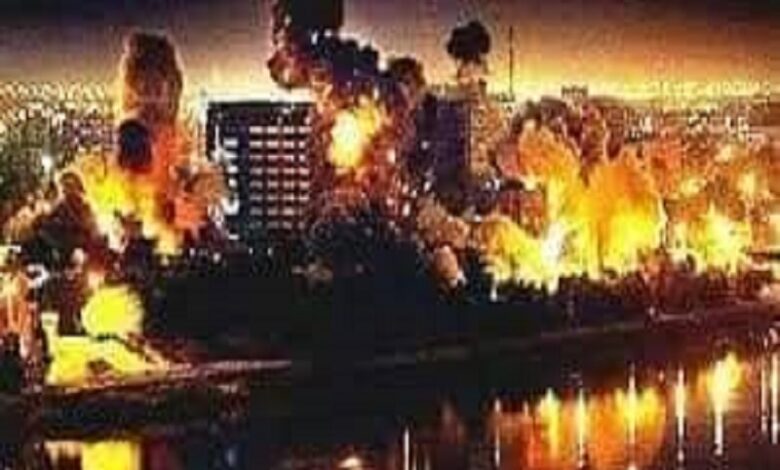 بدأ عملية ثعلب الصحراء التي قامت بها الولايات المتحدة والمملكة المتحدة ضد العراق وذلك بقصف أهداف ومنشئات حساسة بصواريخ كروز،