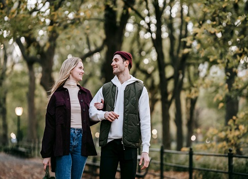 الانسجام هو علاقة إيجابية أو رابطة تربط شخصين معاً، والانسجام بين الزوجين يعني التوافق العميق والتفاهم