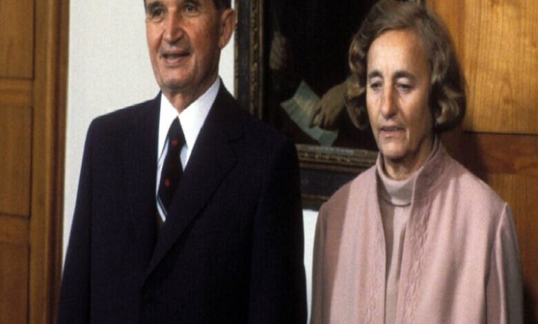 إعدام رئيس رومانيا السابق نيكولاي تشاوتشيسكو وزوجته وذلك بعد أن أدانتهما إحدى المحاكم العسكرية السرية بارتكاب جرائم حرب.