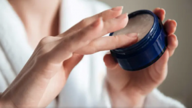 كيفية صنع بلسم طبيعي للشعر في المنزل: خطوة نحو شعر ناعم ولامع