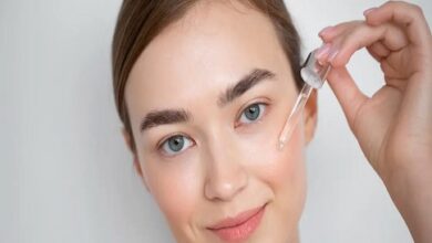 حيل طبيعية فعالة لبشرة مُشرقة. حيث تُشكّل الزيوت، والزبدة النباتيّة، والتلك...كنوزاً للبشرة في حال أدركنا كيفيّة استعمالها.