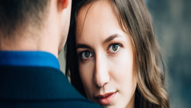 علامات الانجذاب العاطفي عند الرجل وكيف تعلمين أنه يحبك؟