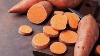 البطاطا الحلوة بزبدة الفول السوداني: مزيج غريب لكنه مفيد لمستويات السكر والطاقة