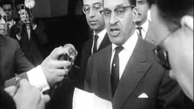 الزعيم الجزائري فرحات عباس يصدر بيانًا للشعب، ويعد هذا البيان النص المرجعي لثورة التحرير الجزائرية والتي انتهت باستقلال الجزائر.