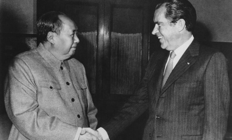 الرئيس الأمريكي ريتشارد نيكسون يزور جمهورية الصين الشعبية.