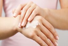 ما هو أفضل علاج جفاف الجسم الشديد؟ سؤال شائع للغاية خصوصا ان عددا كبيرا من الأشخاص يعاني من هذه المشكلة المزعجة للغاية.