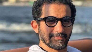 أعلن المخرج عمر هلال انتهاء تصوير آخر مشاهد فيلمه السينمائي الجديد "أضعف خلقه"، الذي يجمع في بطولته أحمد حلمي وهند صبري