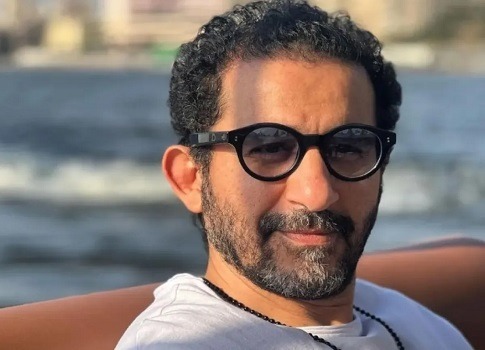 أعلن المخرج عمر هلال انتهاء تصوير آخر مشاهد فيلمه السينمائي الجديد "أضعف خلقه"، الذي يجمع في بطولته أحمد حلمي وهند صبري