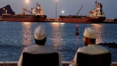 الحرب على إيران تضرب التجارة الدولية وتشل حركة الطيران والشحن