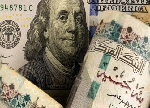 الدولار يتجاوز 52 جنيهاً في مصر مع تصاعد التوترات الجيوسياسية وخروج المستثمرين الأجانب