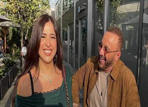فيلم 'خلي بالك من نفسك' يجمع النجمين المصريين أحمد السقا وياسمين عبد العزيز في قصة مشوّقة ومبتكرة، وحماس واسع يحيط بالعمل.